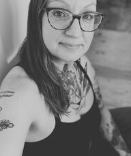 Book an Appointment with Sarah Riedner for Sound Bath Experiences